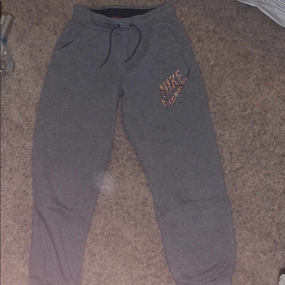 womens nike joggers